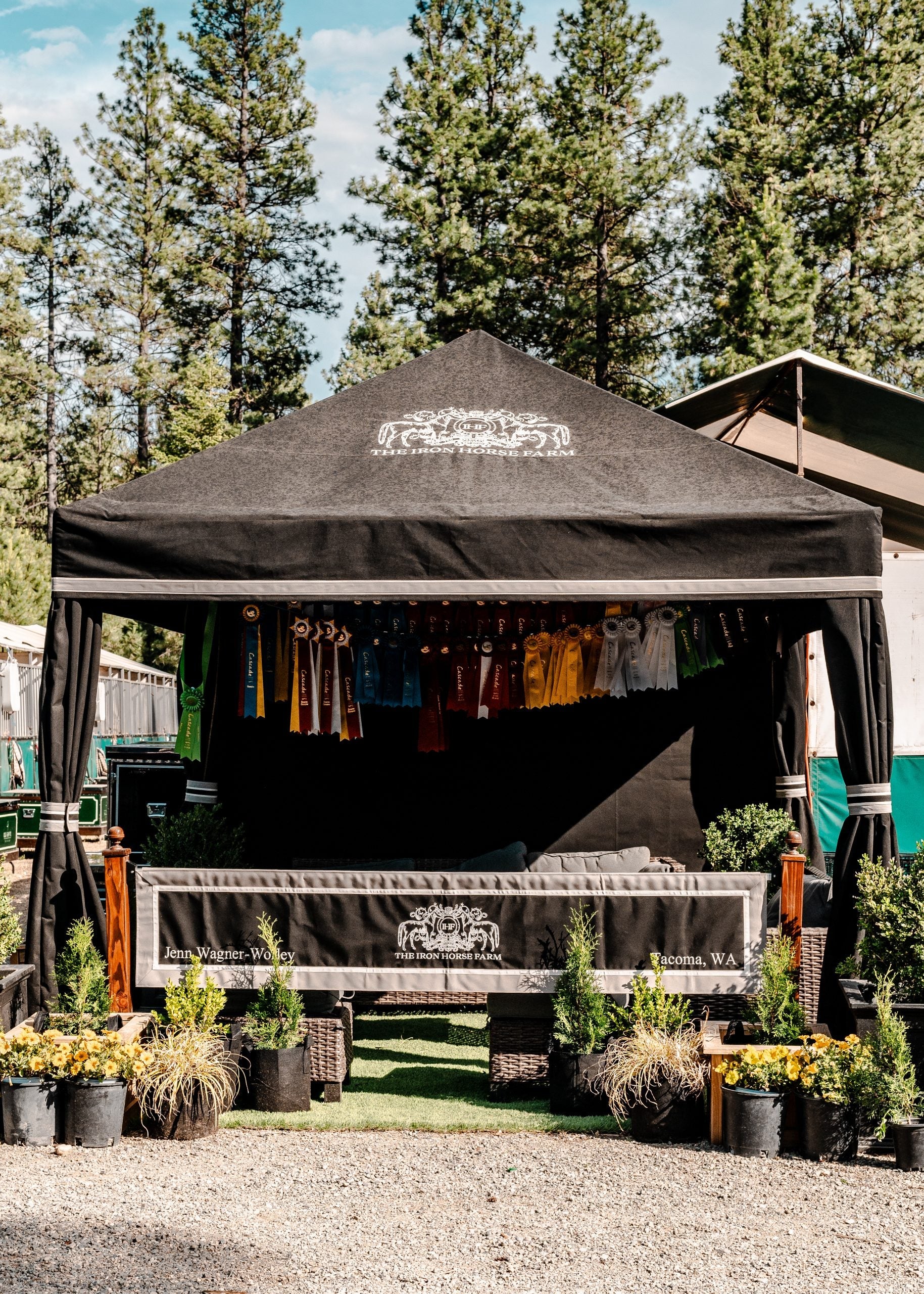 show tents Equitex Horse Show Tent – TACKTRUNKS