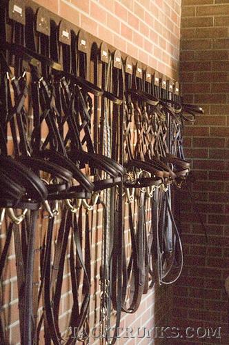 Brdle Rack Wall Mount Bridle Racks or DIY Bridle Racks – TACKTRUNKS